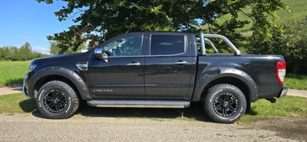 4x Felgen RID R01 9x17 ET10 6x139,7 + 4x Reifen Black Bear AT2 265/65/17