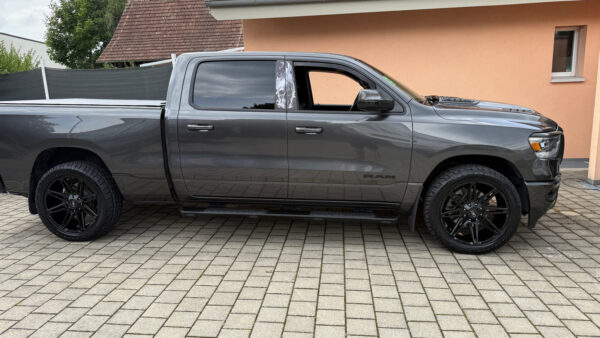 4x Felgen Dirt D88 9,5x22 ET15 6x135/139,7 + 4x Reifen Radar AT5 305/45/22